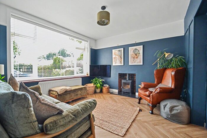 5 Bedroom Detached House For Sale In Broadstone, BH18 - Photo 6