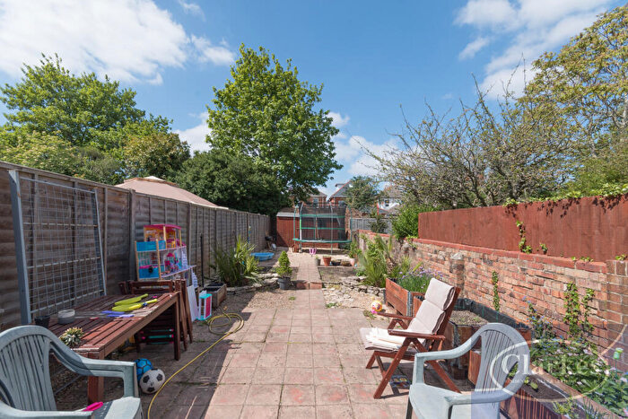 2 Bedroom Flat For Sale In Stanfield Road Garden Flat, Bournemouth, BH9