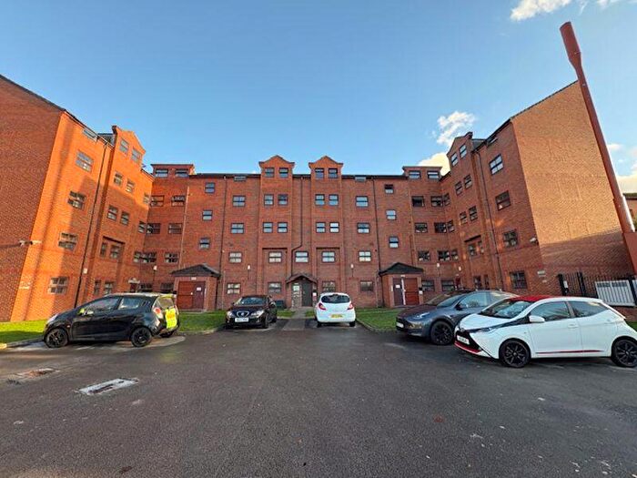 3 Bedroom Flat To Rent In Belle Vue Road, Leeds, LS3