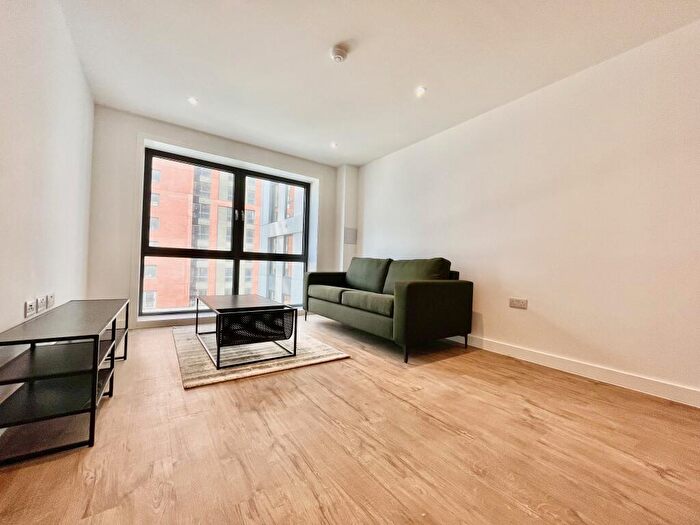 2 Bedroom Apartment To Rent In Phoenix, Saxton Lane, Leeds, LS9