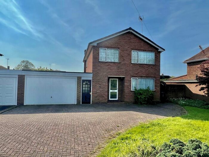 3 Bedroom Detached House For Sale In Captains Hill, Alcester, B49