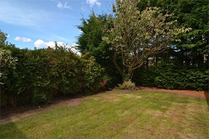 2 Bedroom Semi-Detached House For Sale In Glenwood Close, Little Sutton, Cheshire, CH66