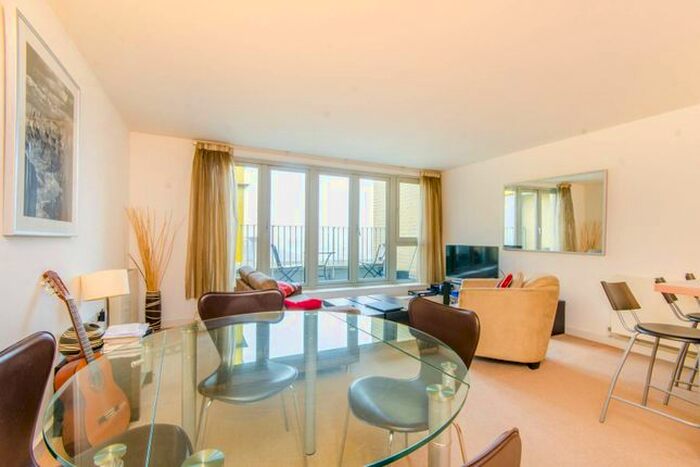 3 Bedroom Flat To Rent In Eden Grove, Islington, N7