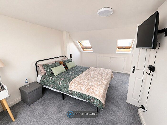 Studio To Rent In Hillcross Avenue, Morden, SM4