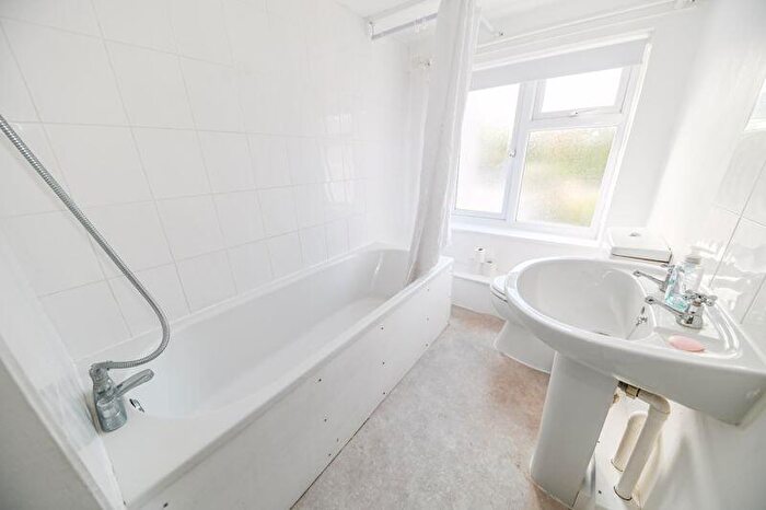 2 Bedroom Cottage For Sale In Whichers Gate Road, Rowlands Castle, PO9