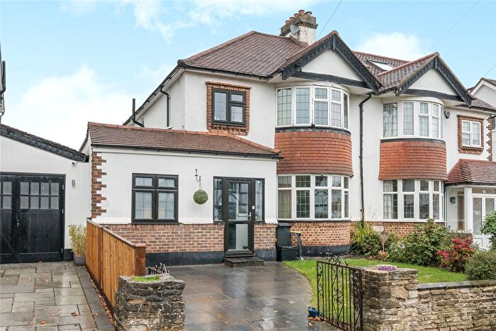 4 Bedroom Semi-detached House For Sale In Hurstdene Avenue, Bromley, BR2