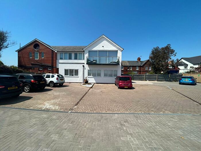 2 Bedroom Mews To Rent In East Terrace, Walton-on-the-Naze, CO14