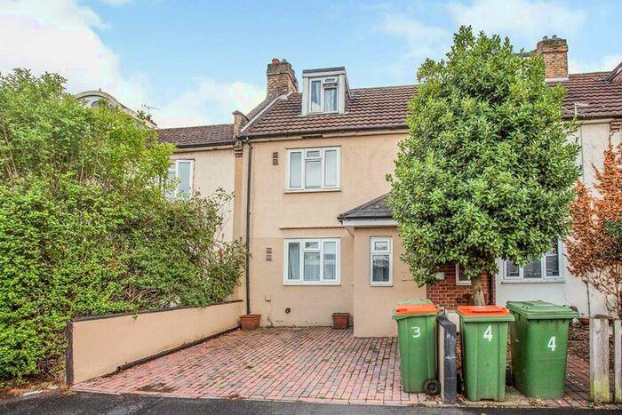4 Bedroom Terraced House To Rent In Rymill Street, London, E16