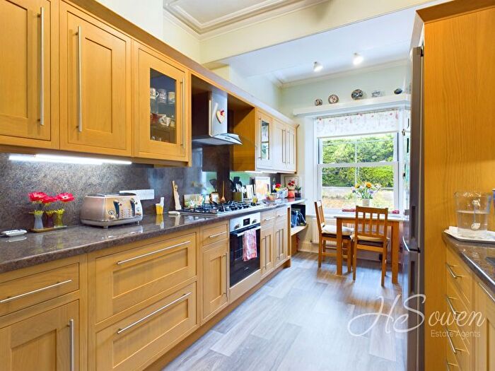 2 Bedroom Flat For Sale In Middle Lincombe Road, Torquay, TQ1