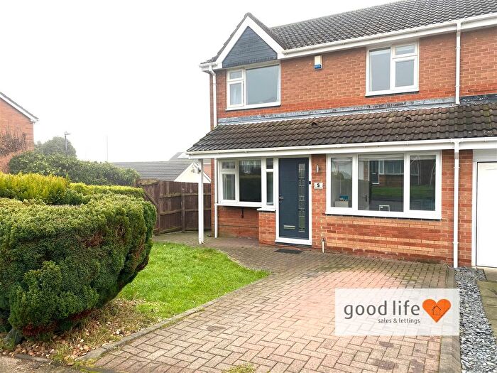 3 Bedroom Semi Detached House For Sale In Cricklewood Drive, Penshaw, Houghton Le Spring, DH4
