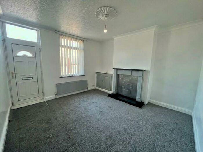 2 Bedroom House To Rent In Chesterfield Road, Shuttlewood, S44