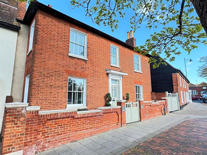 5 Bedroom Detached House For Sale In High Street, Rayleigh, SS6