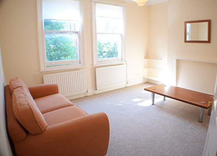 2 Bedroom Flat To Rent In Essendine Road, London, W9