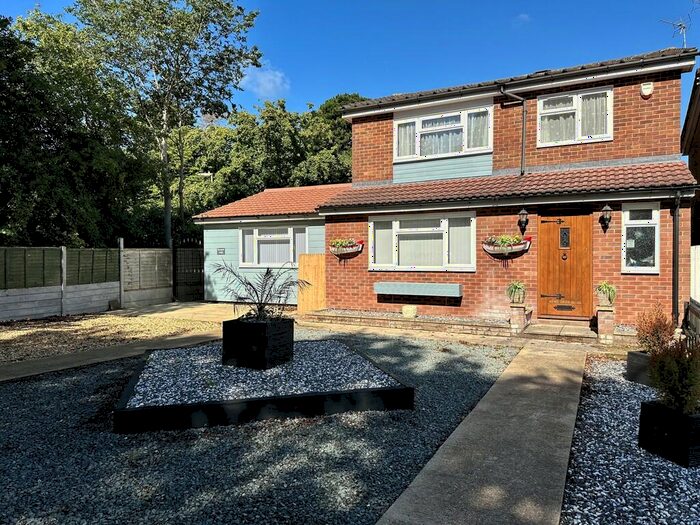 4 Bedroom Detached House For Sale In Jessop Close, SO45