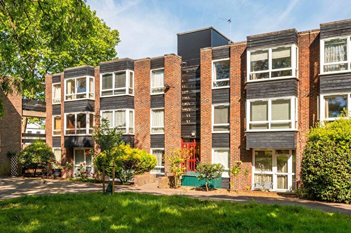 1 Bedroom Flat For Sale In Grove Lane, Dulwich, London, SE5