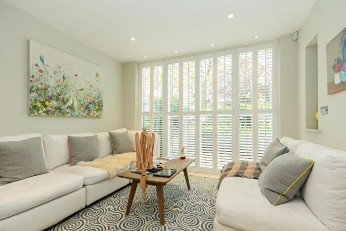 4 Bedroom Semi-Detached House For Sale In Hernes Crescent, Oxford, OX2