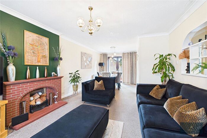 4 Bedroom Detached House To Rent In The Broadway, Loughton, IG10