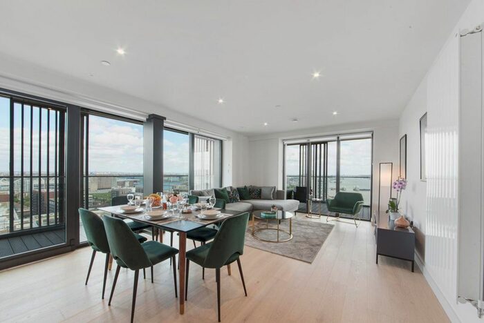 2 Bedroom Flat To Rent In Marco Polo, Royal Wharf, E16