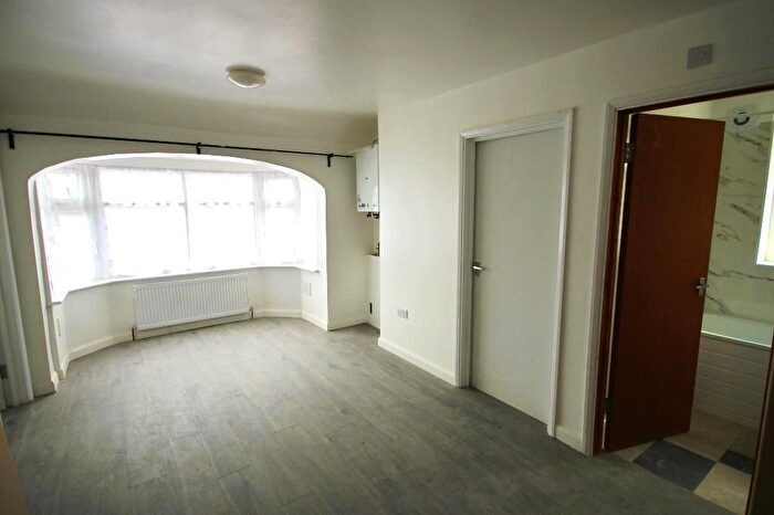 1 Bedroom Flat To Rent In Park Avenue, London, NW10