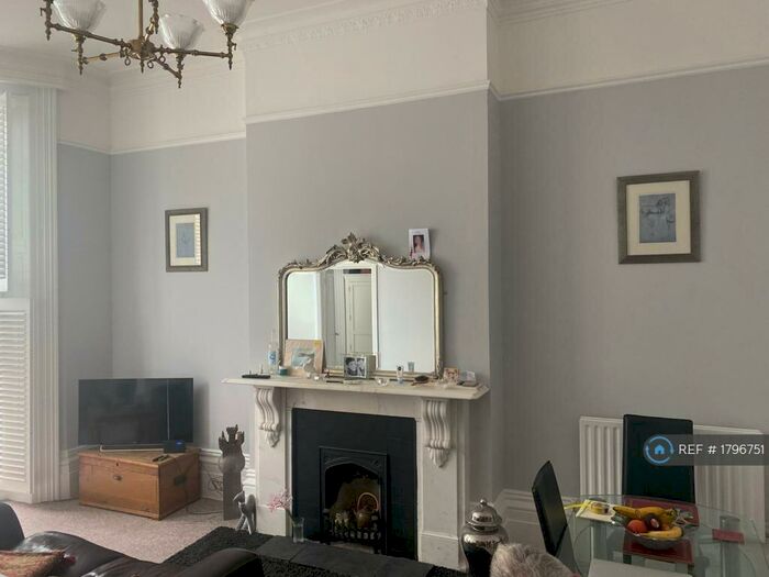 2 Bedroom Flat To Rent In Chesham Place, Brighton, BN2