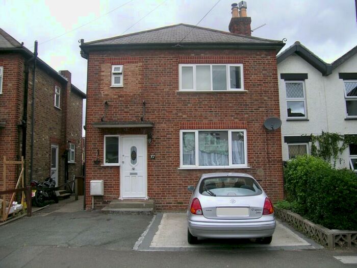 2 Bedroom Maisonette To Rent In Washington Road, Worcester Park, Surrey, KT4