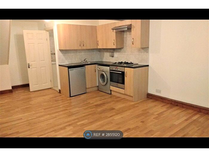 1 Bedroom Flat To Rent In Hackney Road, London, E2