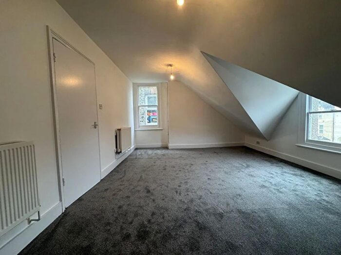 Studio To Rent In Ellison Road, London, SW16