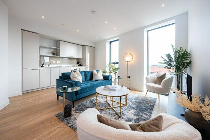 2 Bedroom Apartment To Rent In Whitworth Street, Manchester, Greater Manchester, M1