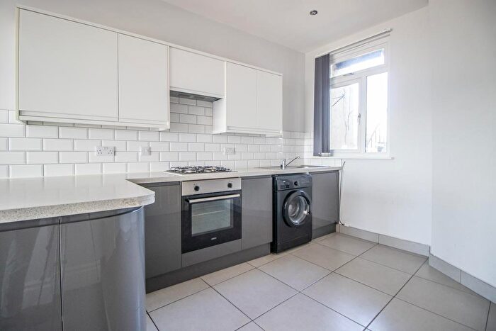 2 Bedroom Flat For Sale In Eastern Esplanade, Southend-on-Sea, SS1