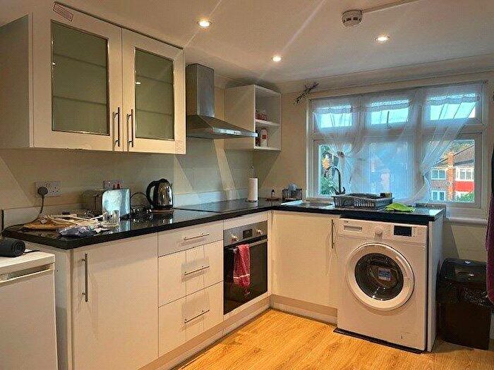 Apartment To Rent In Fountains Crescent, Southgate, London, N14