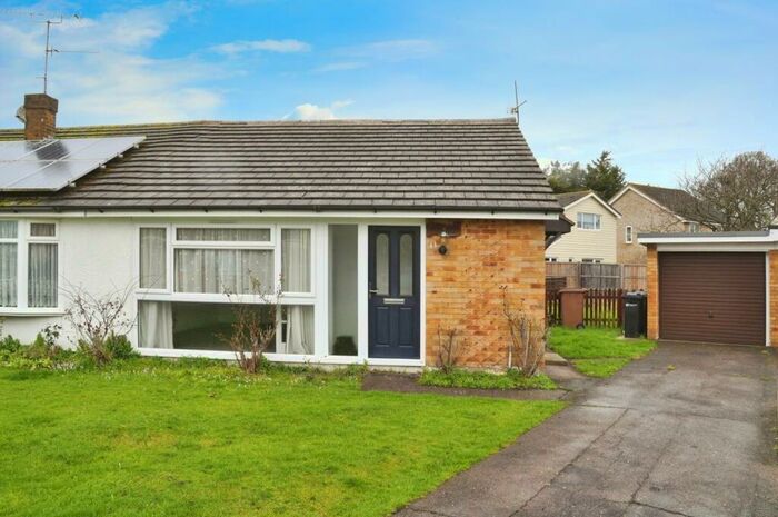 2 Bedroom Semi-Detached Bungalow To Rent In Heycroft Way, Great Baddow, Chelmsford, CM2