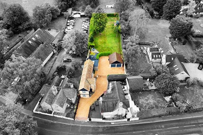 4 Bedroom Detached House To Rent In High Street, Hemingford Abbots, Cambridgeshire, PE28