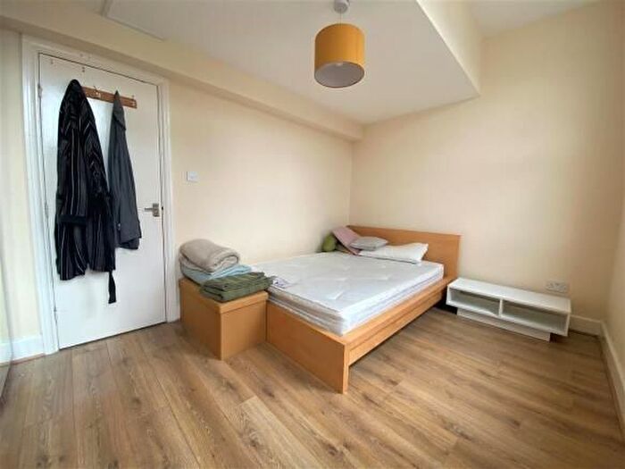 5 Bedroom Property To Rent In Hereward Road, London, SW17