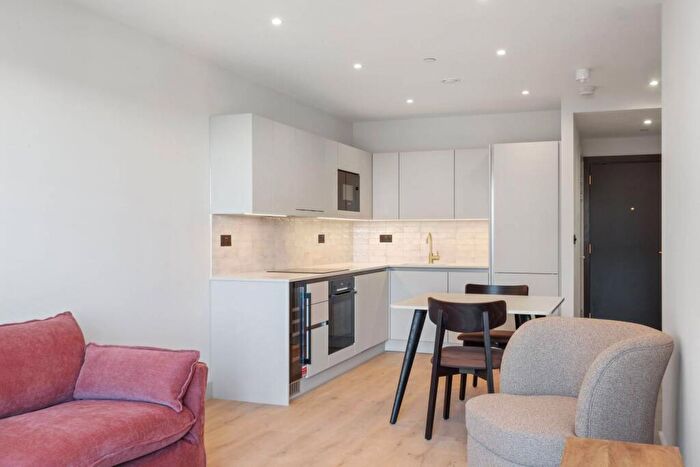 2 Bedroom Flat To Rent In The Draper, Colindale, London, NW9
