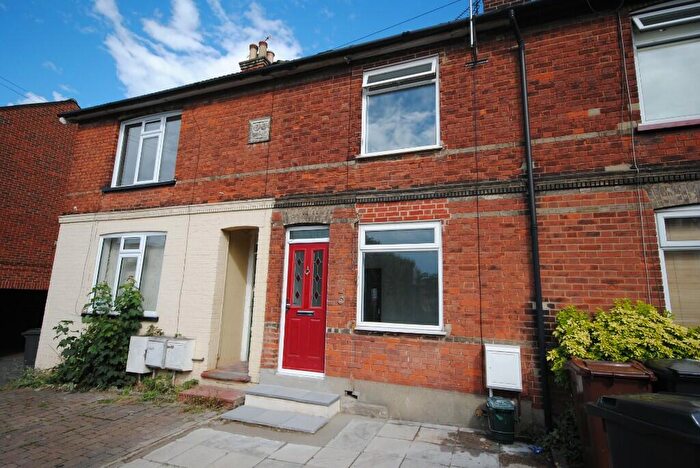 3 Bedroom Terraced House To Rent In Beehive Lane, Chelmsford, Essex, CM2