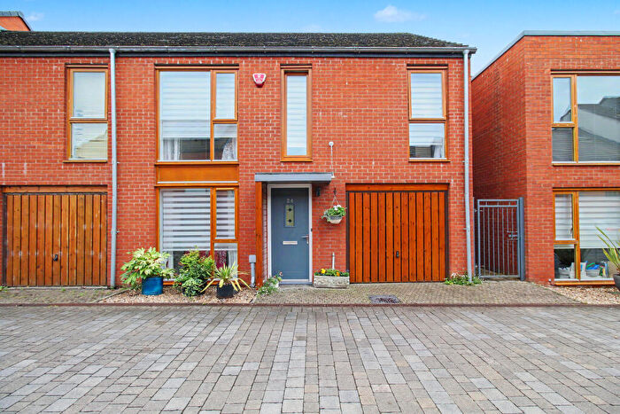4 Bedroom Semi Detached House For Sale In Oberon Grove, Street, BA16