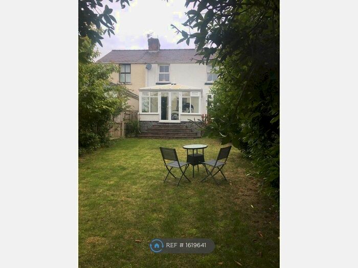 3 Bedroom Semi-Detached House To Rent In Hillside Road, Heswall, CH60