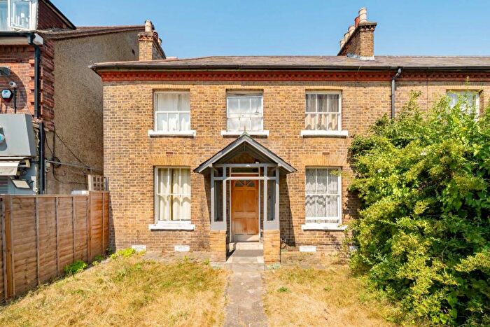 4 Bedroom End Of Terrace House For Sale In The Burroughs, London, NW4