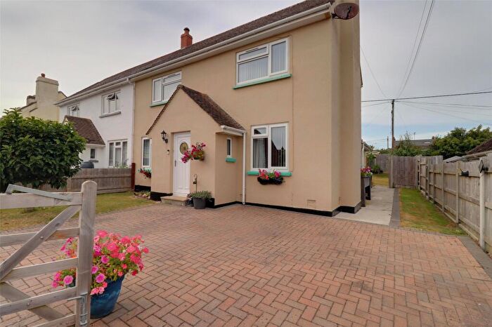 3 Bedroom End Of Terrace House For Sale In Field Close, Braunton, Devon, EX33
