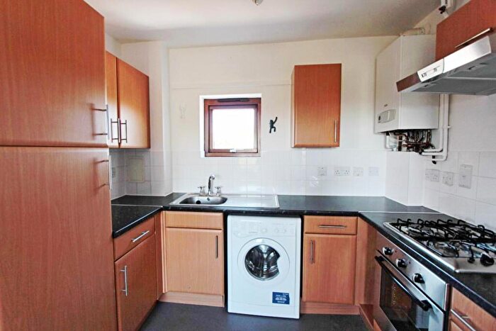 1 Bedroom Flat To Rent In Teal Close, Pipit Court, Middlesex, EN3
