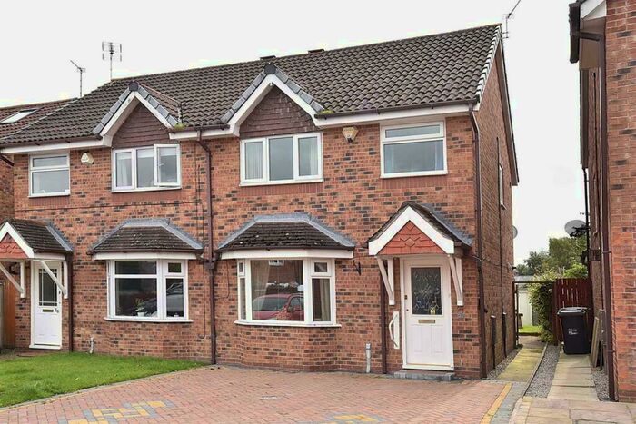 3 Bedroom Semi-Detached House To Rent In Thistleton Close, Macclesfield, SK11