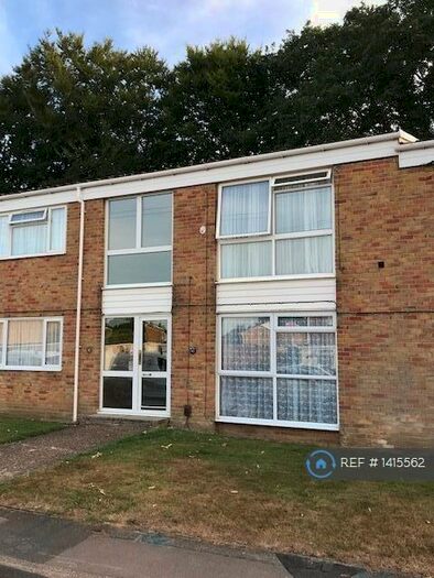 2 Bedroom Flat To Rent In Sedley Close, Gillingham, ME8
