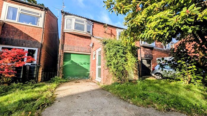 4 Bedroom Detached House For Sale In Primula Road, Bordon, Hampshire, GU35