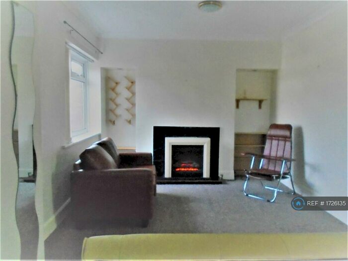 2 Bedroom Maisonette To Rent In Kings Road North, Wallsend, NE28