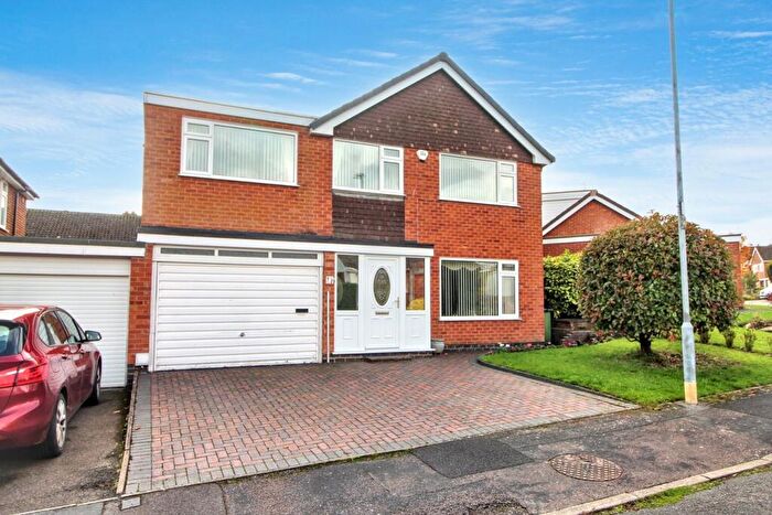 3 Bedroom Link Detached House For Sale In Beechings Close, Countesthorpe, Leicester, LE8