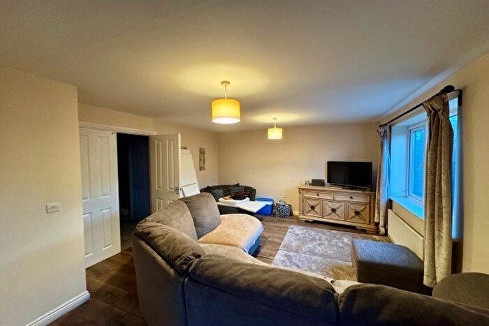 4 Bedroom Link Detached House To Rent In Whitlock Grove, Birmingham, B14