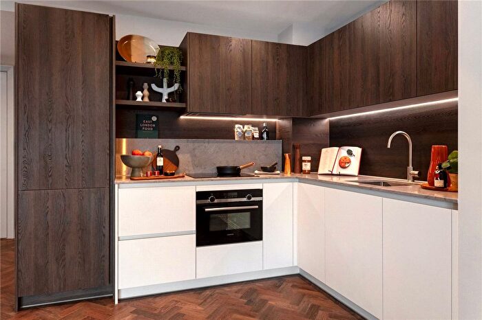 3 Bedroom Flat For Sale In Queens Cross - Royal Eden Docks, Royal Docks, E16