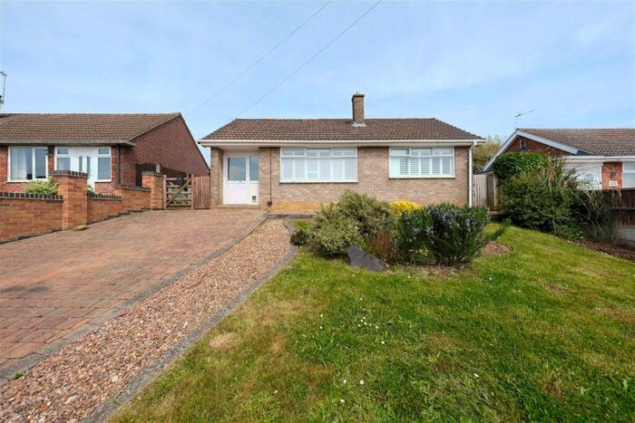 2 Bedroom Detached Bungalow For Sale In Bridge End Grove, Grantham, NG31