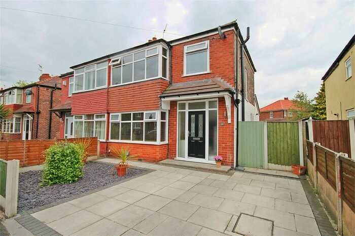 3 Bedroom Semi-Detached House To Rent In Clifford Road, Penketh, Warrington, WA5