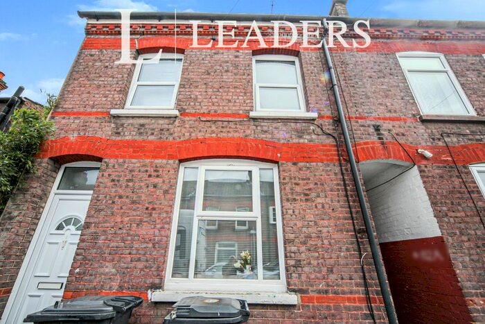 4 Bedroom Semi-Detached House To Rent In Frederick Street, Luton, LU2